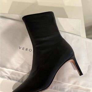 Veronica Beard Lexi Black Heeled Boots